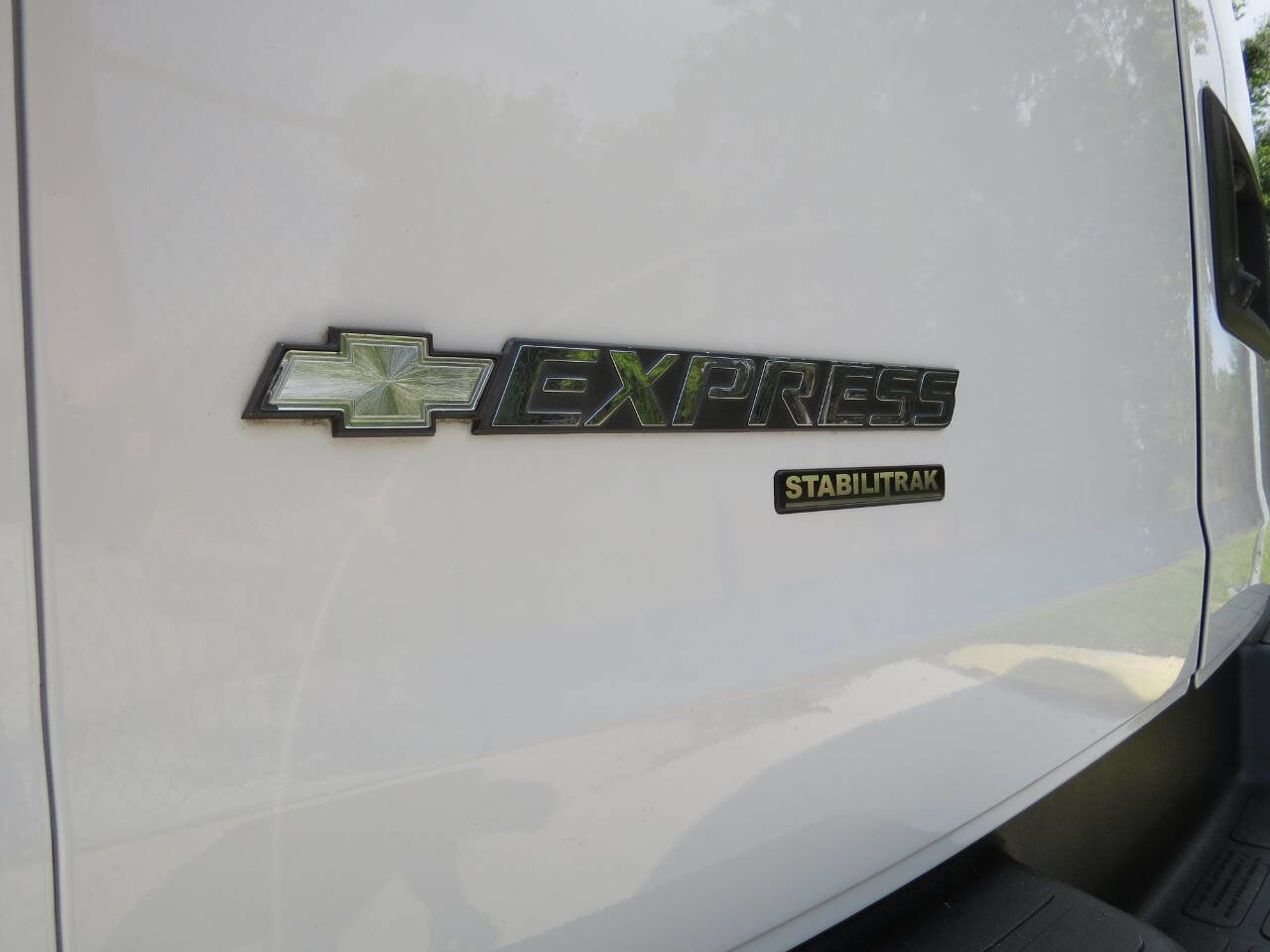 Used 2016 Chevrolet Express 3500 image 11