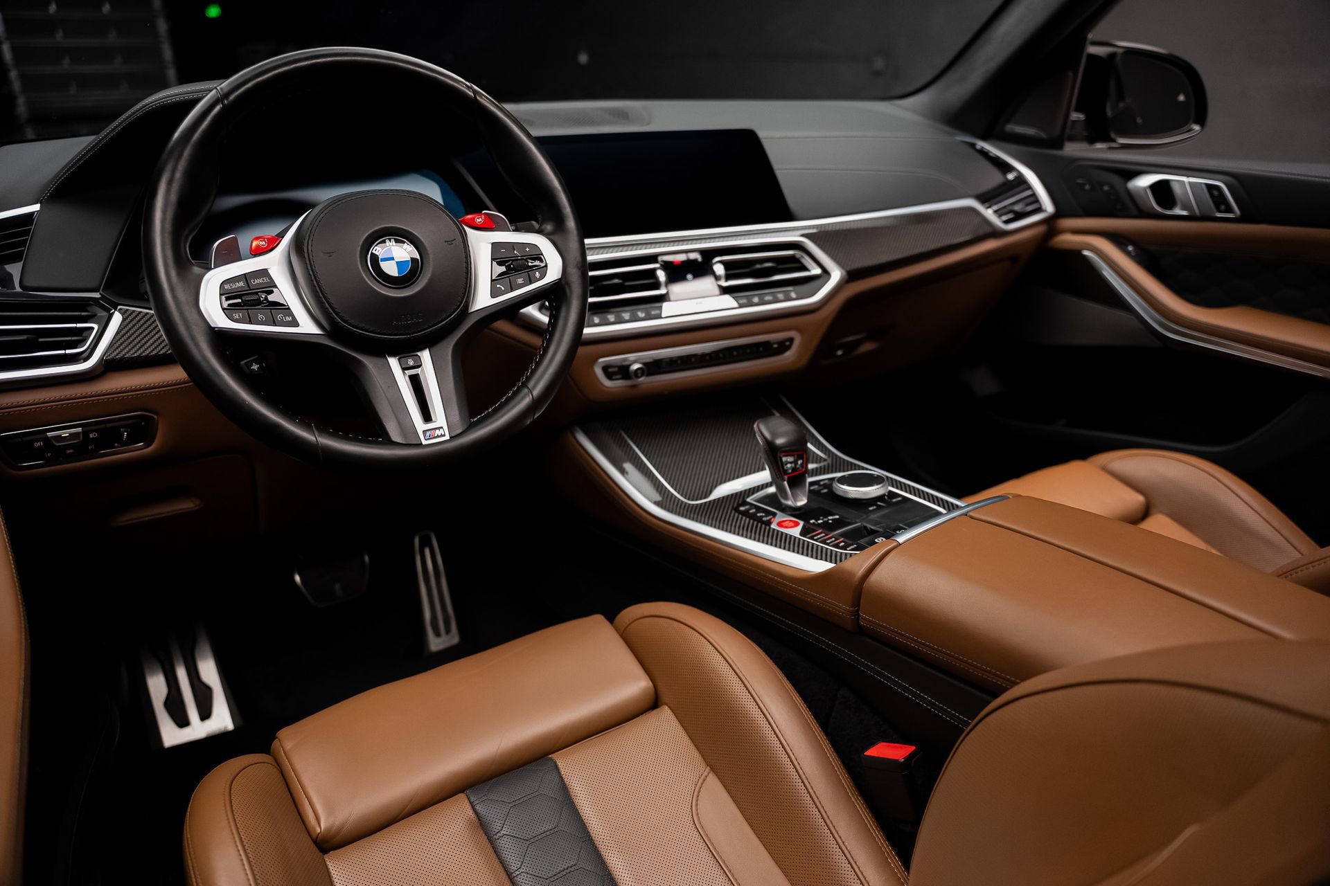 Used 2022 BMW X5 M w/ Executive Package AWD/4WD image 2