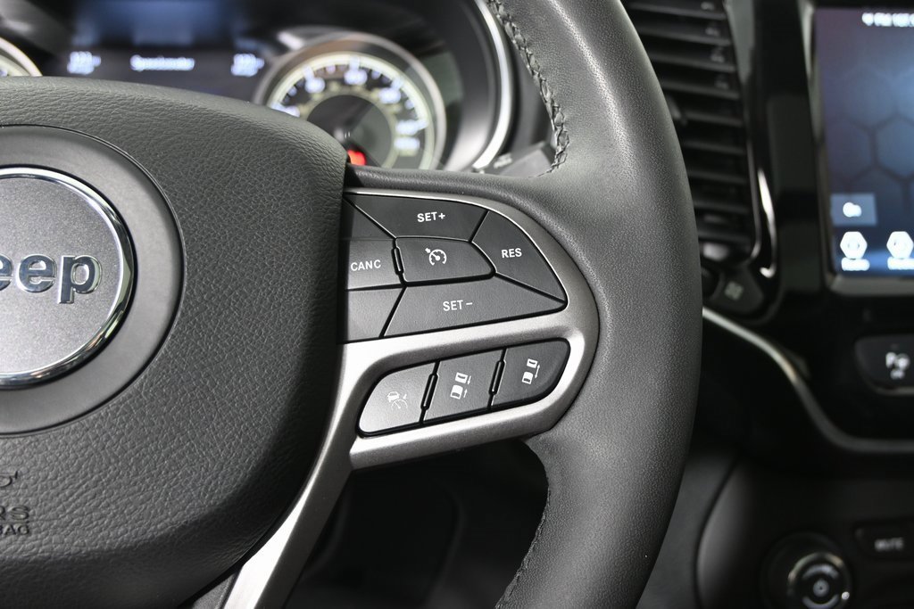 Used 2022 Jeep Cherokee Limited image 38