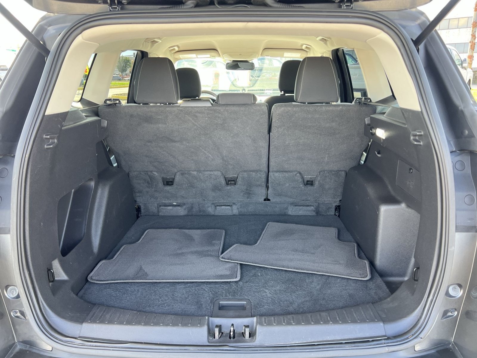 Used 2018 Ford Escape SE w/ Ford Safe & Smart Package FWD image 24
