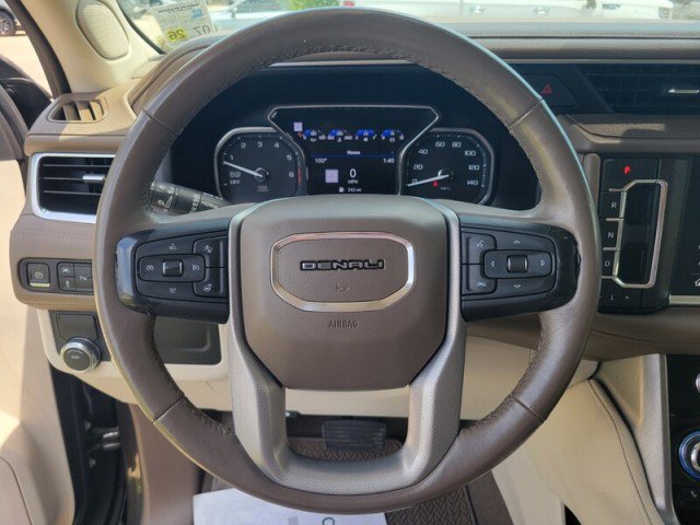Used 2021 GMC Yukon Denali w/ Denali Premium Package RWD image 16