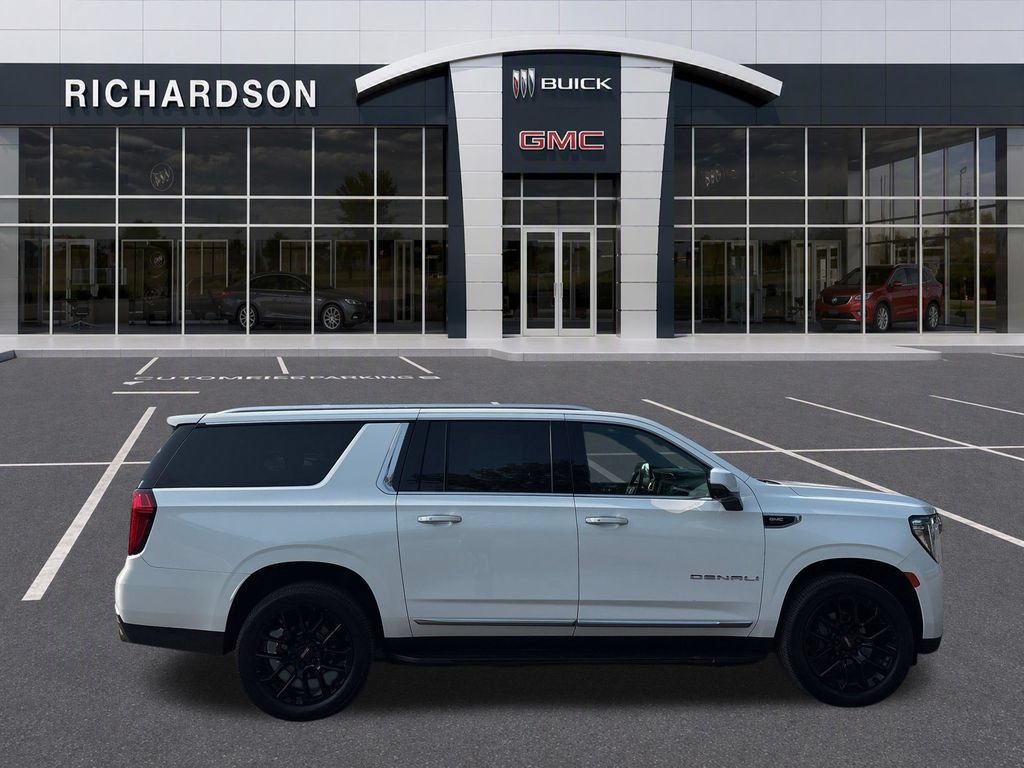 Used 2022 GMC Yukon XL Denali AWD/4WD image 7