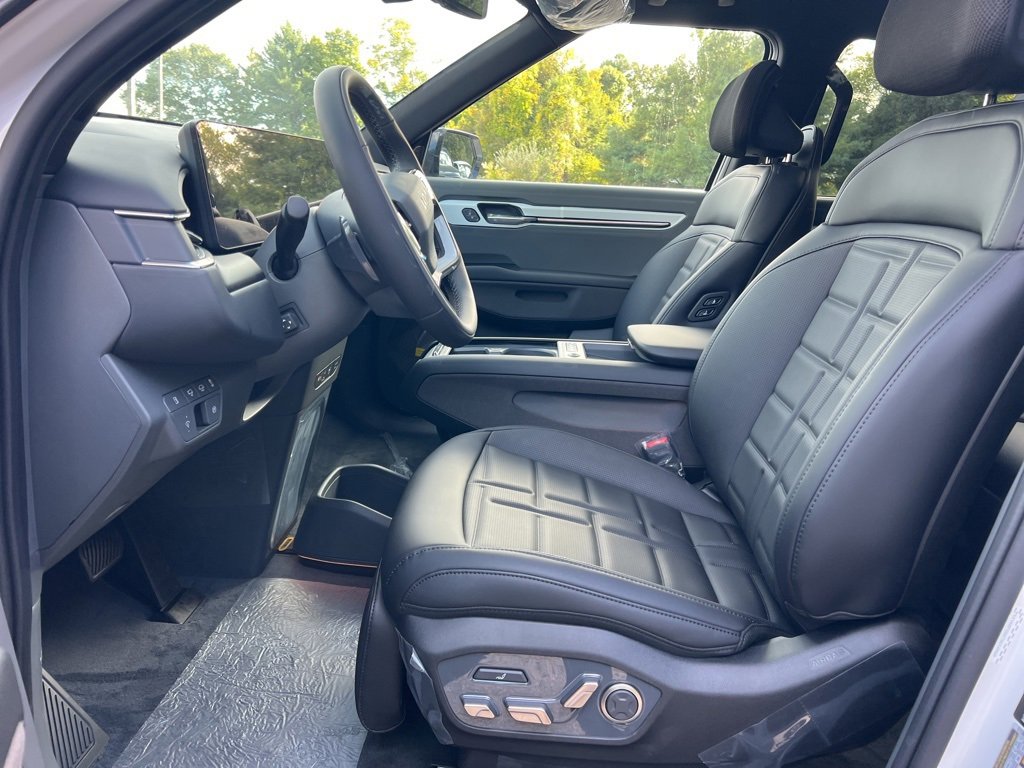 New 2026 Kia EV9 Land w/ Nightfall Edition Package image 8