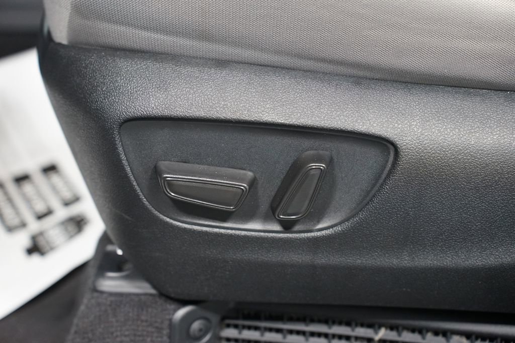 Certified 2024 Toyota Sienna LE image 32