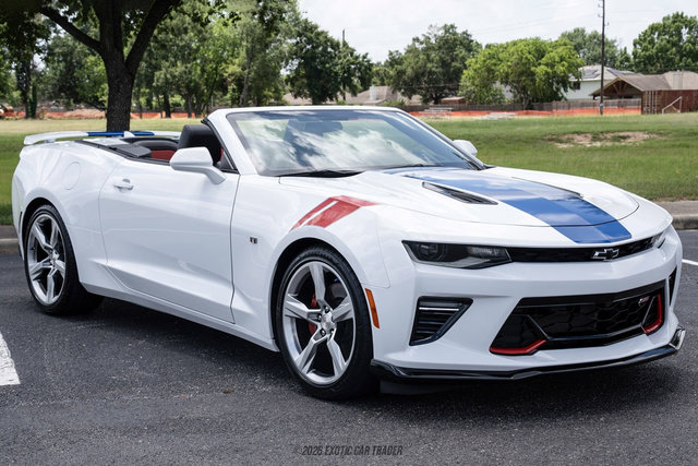 Used 2017 Chevrolet Camaro SS RWD image 12