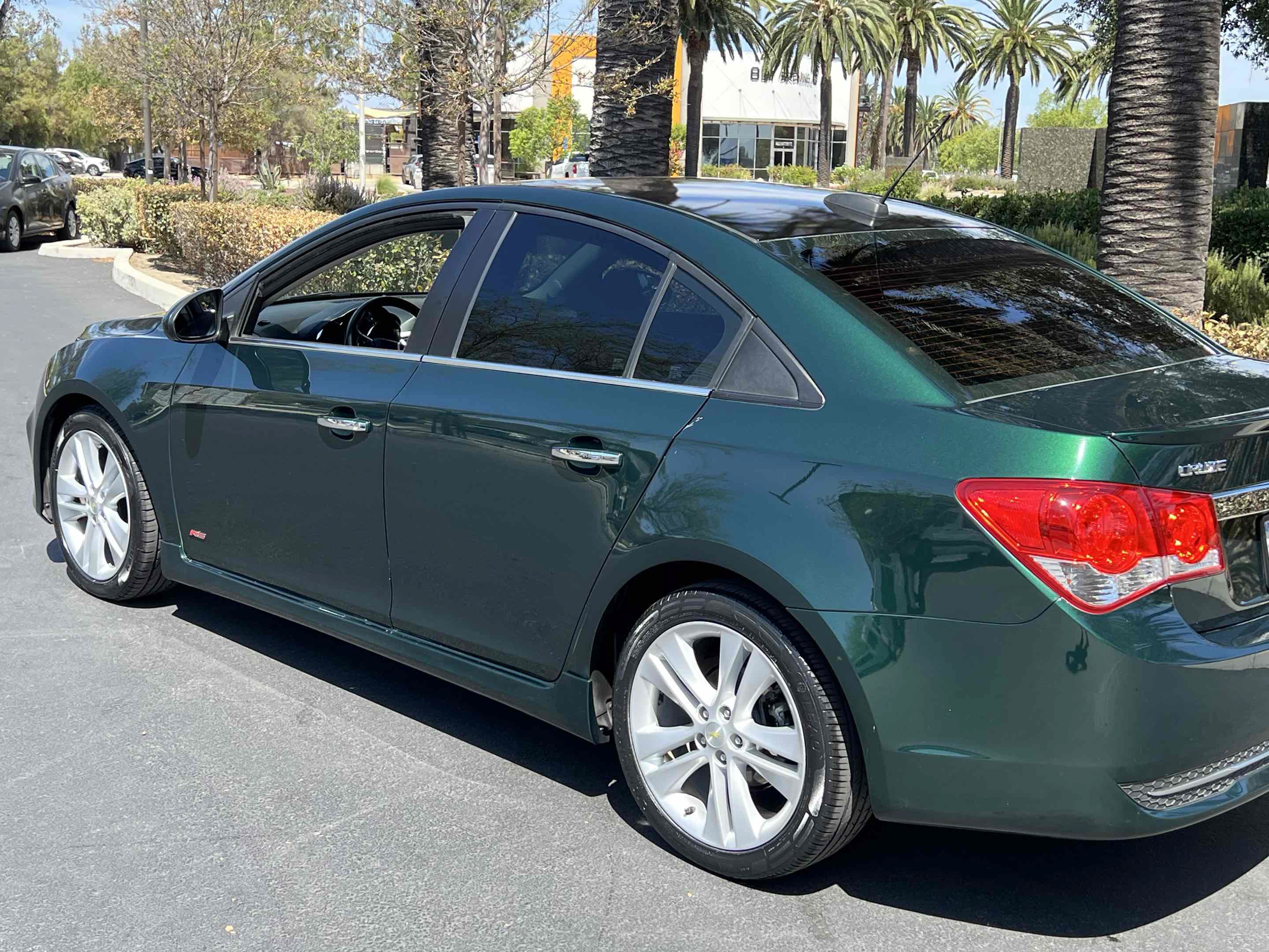 Used 2015 Chevrolet Cruze LTZ w/ Sun, Sound and Sport Package FWD image 32