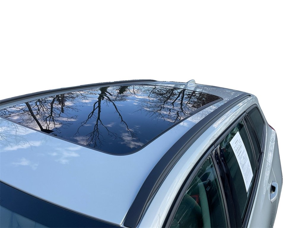 Used 2020 Volvo V60 T5 Momentum image 14