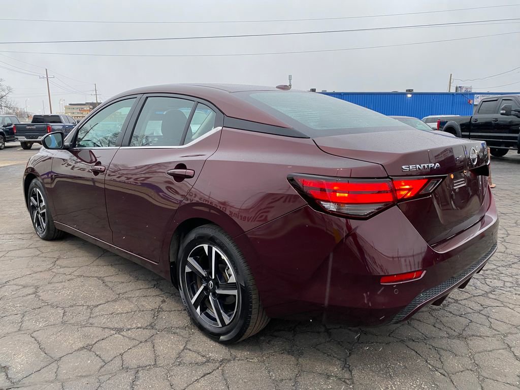 Used 2025 Nissan Sentra SV image 5