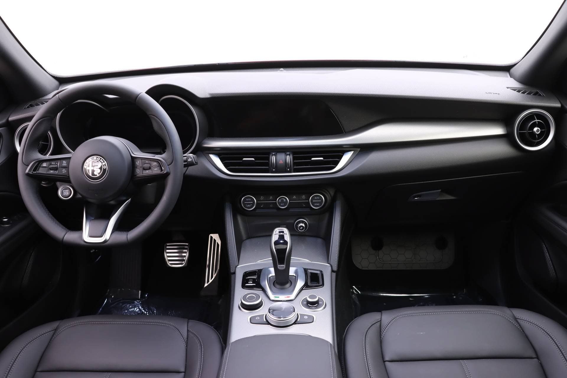 New 2024 Alfa Romeo Stelvio Ti AWD/4WD image 8