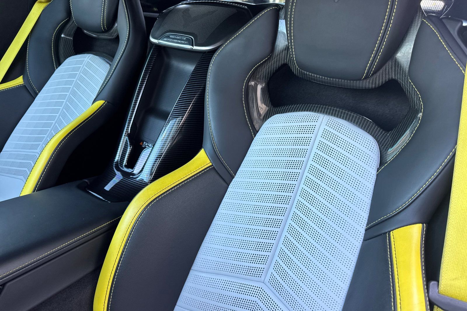 Used 2022 Chevrolet Corvette Stingray Premium Cpe w/ Z51 Performance Package image 15