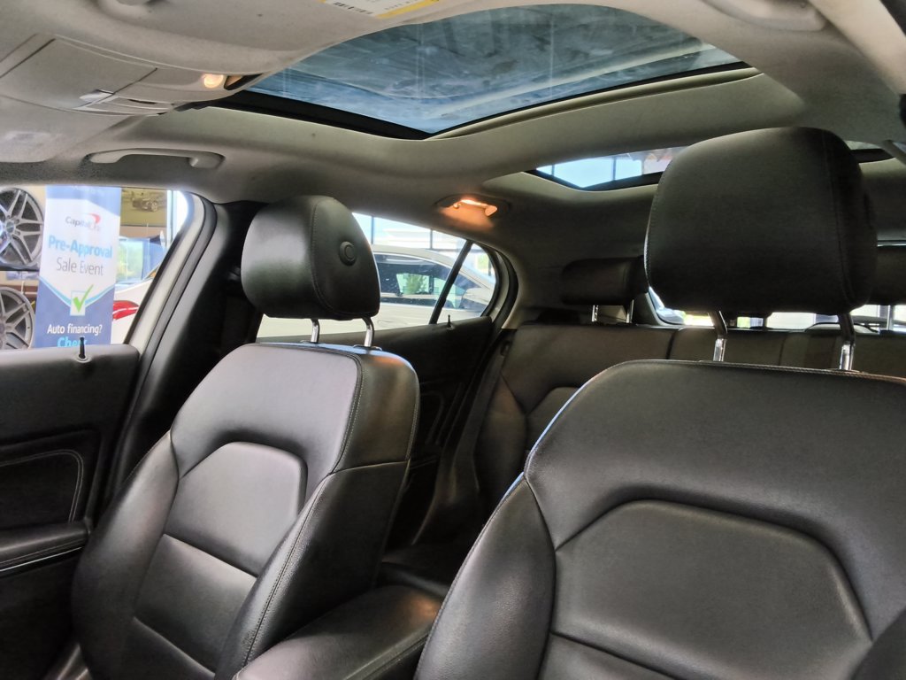 Used 2015 Mercedes-Benz GLA 250 4MATIC image 15