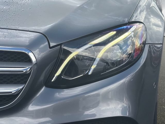Used 2017 Mercedes-Benz E 300 4MATIC image 8