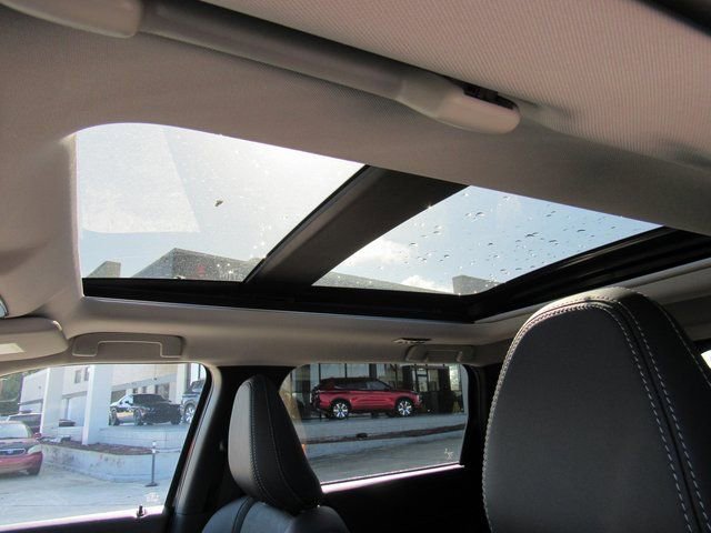 New 2025 Mitsubishi Outlander SE image 15