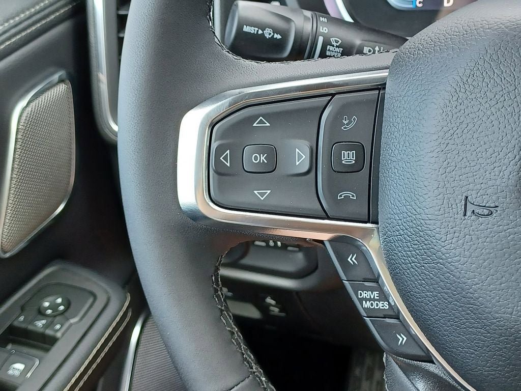 New 2026 RAM 1500 Laramie AWD/4WD image 17