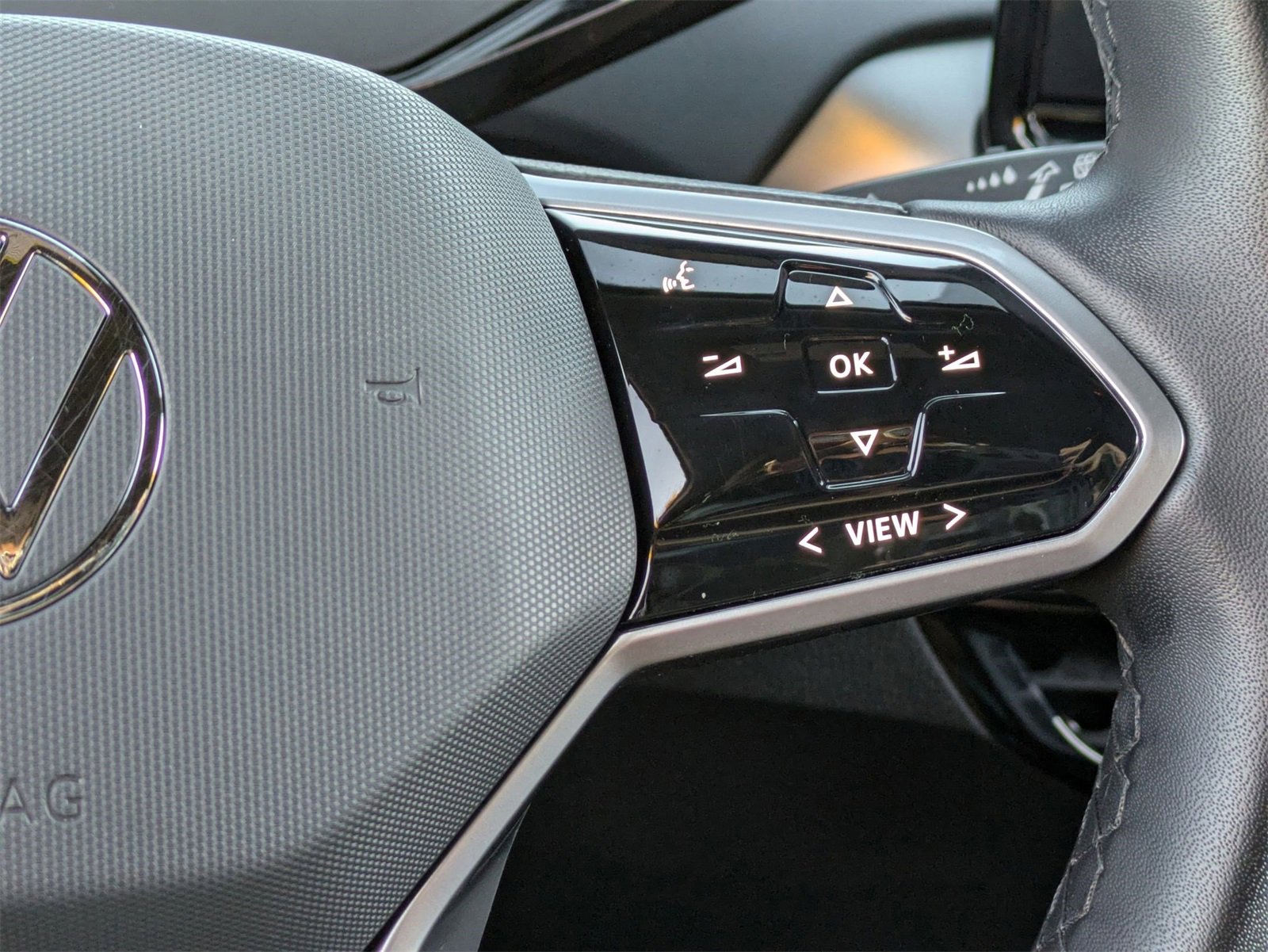 Used 2023 Volkswagen ID.4 Pro image 11