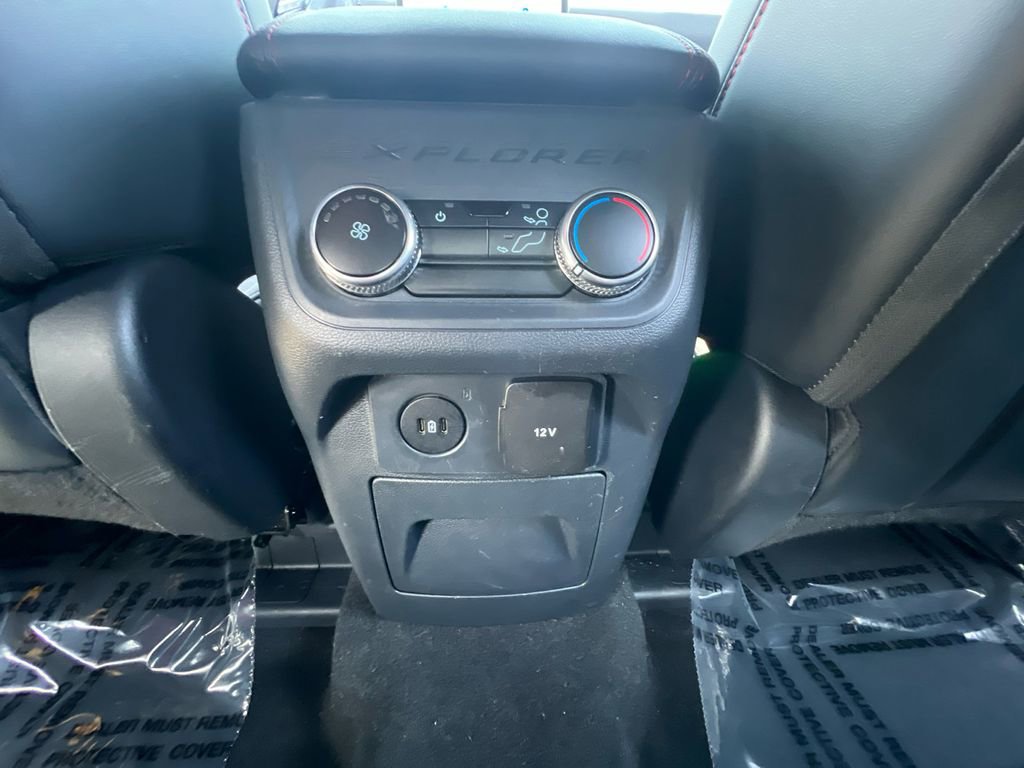 Used 2025 Ford Explorer ST-Line image 32