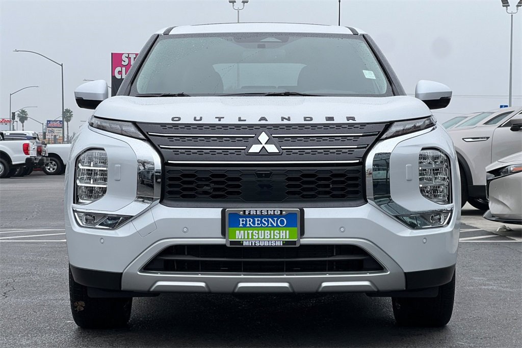 New 2025 Mitsubishi Outlander SE image 10