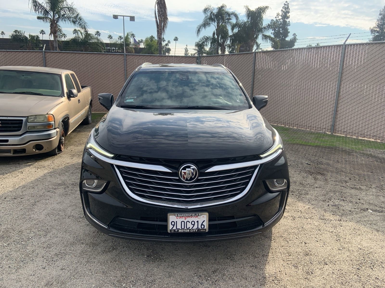 Used 2023 Buick Enclave Premium image 2