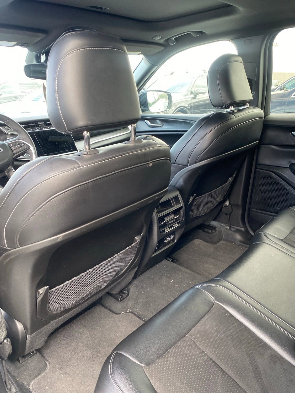 Used 2024 Jeep Grand Cherokee Altitude AWD/4WD image 11