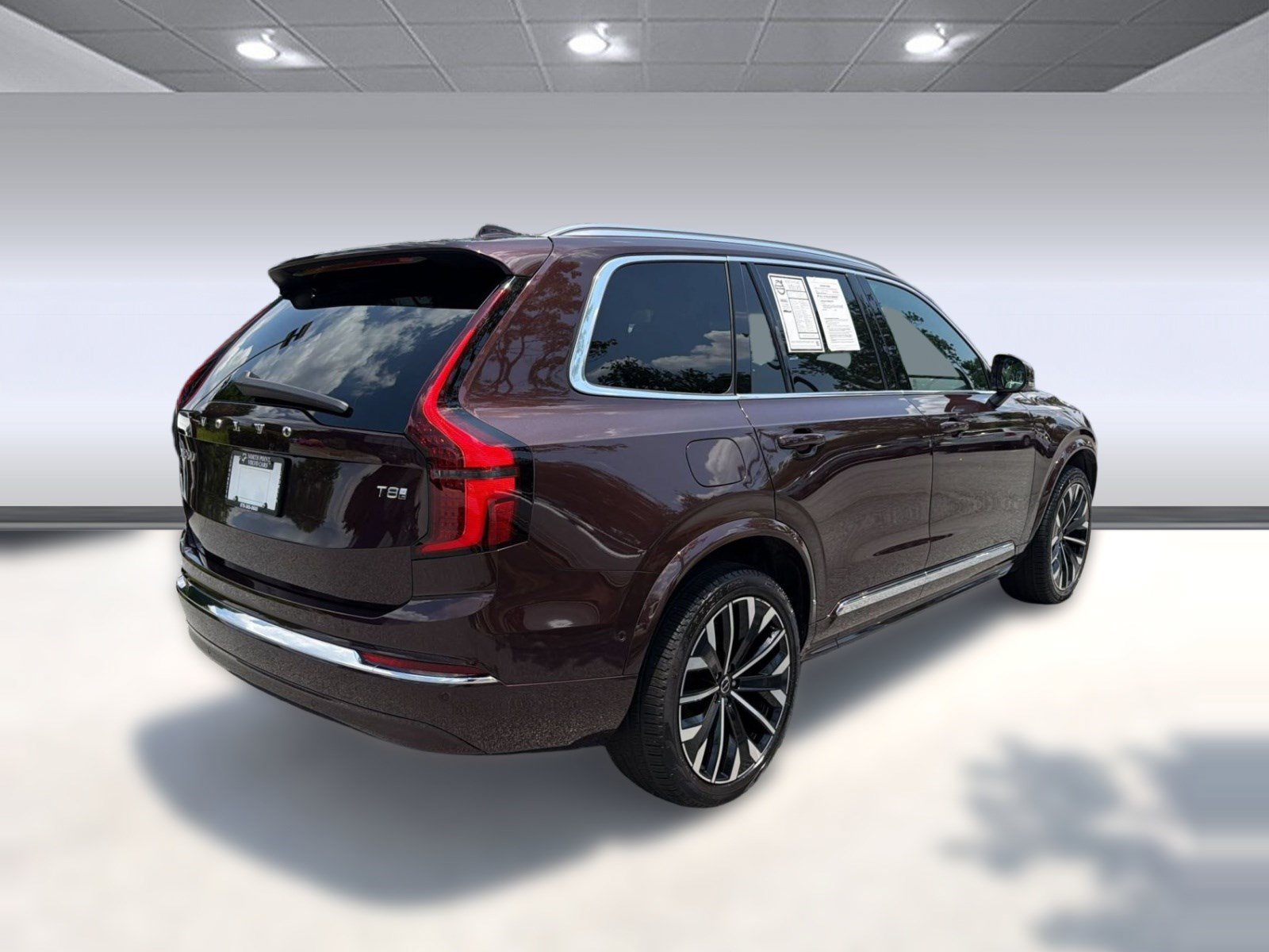 Certified 2025 Volvo XC90 T8 Ultra w/ Lounge Package AWD/4WD image 9