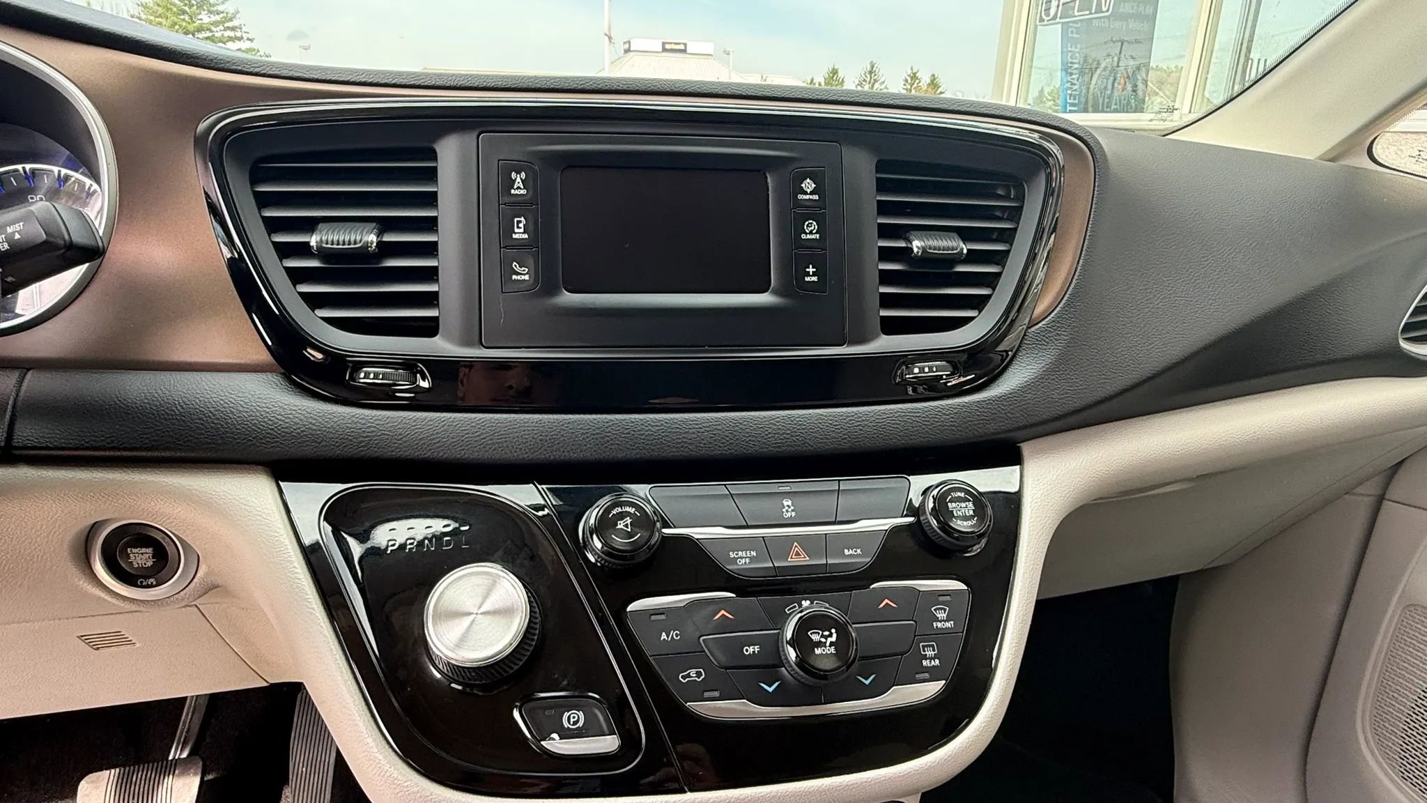 Used 2017 Chrysler Pacifica LX image 16