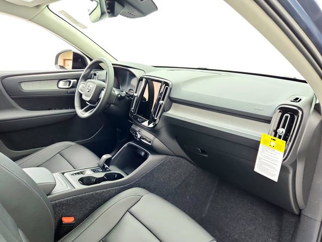New 2026 Volvo XC40 B5 Core w/ Climate Package image 13