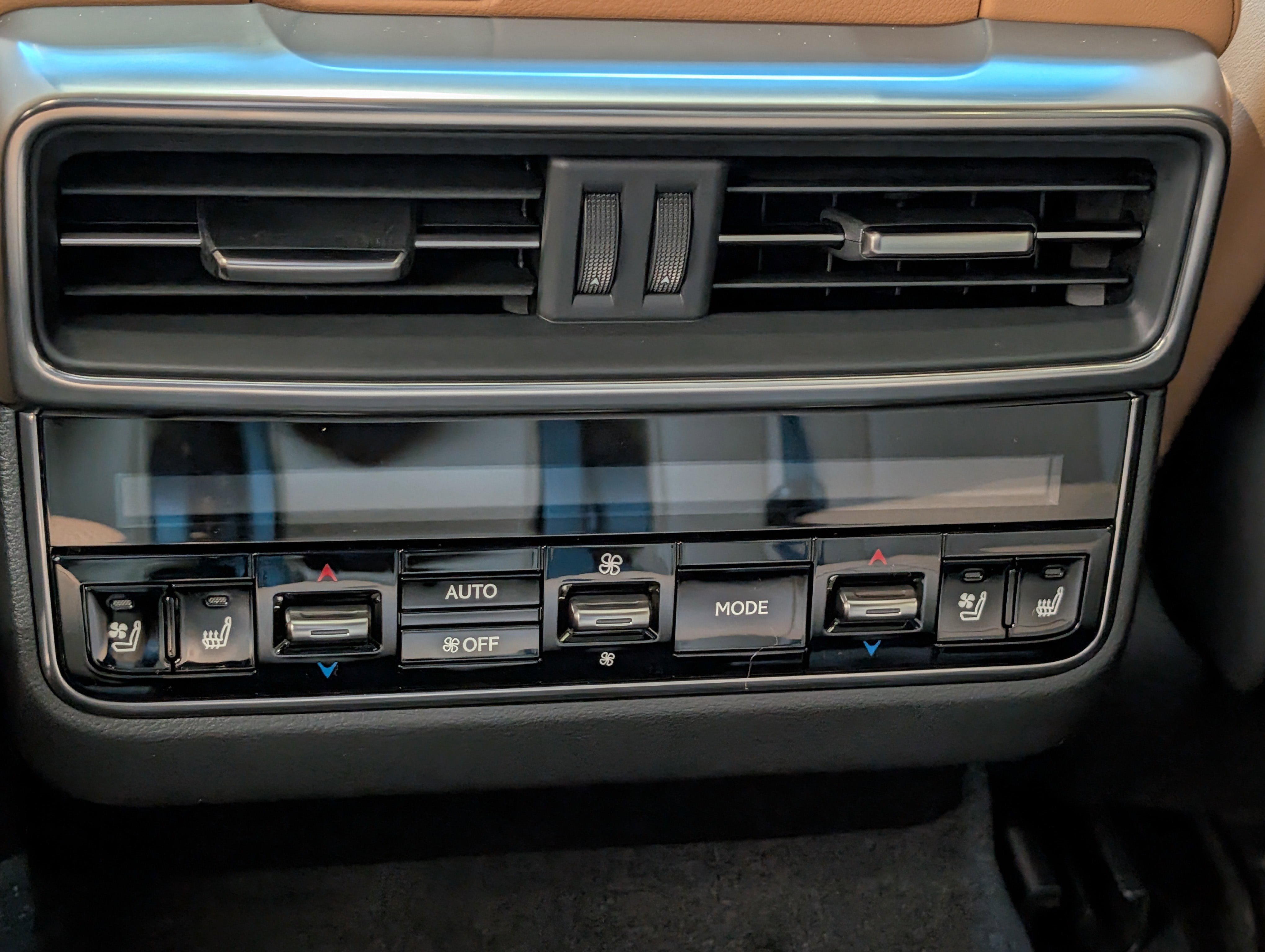 New 2026 Lexus LX 600 4WD w/ Luxury Package image 15