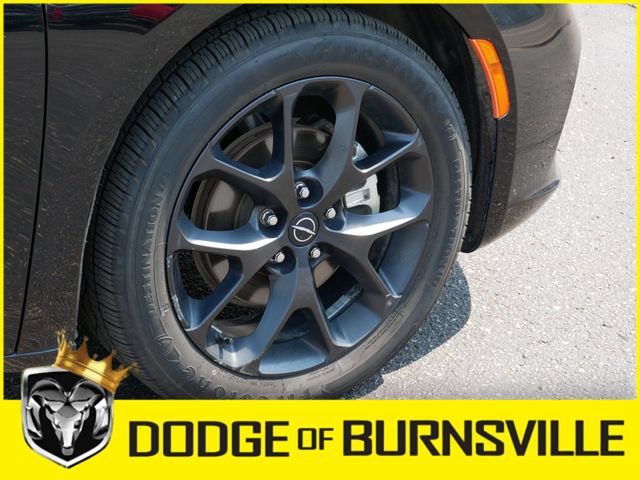 Used 2025 Chrysler Pacifica Limited FWD image 11