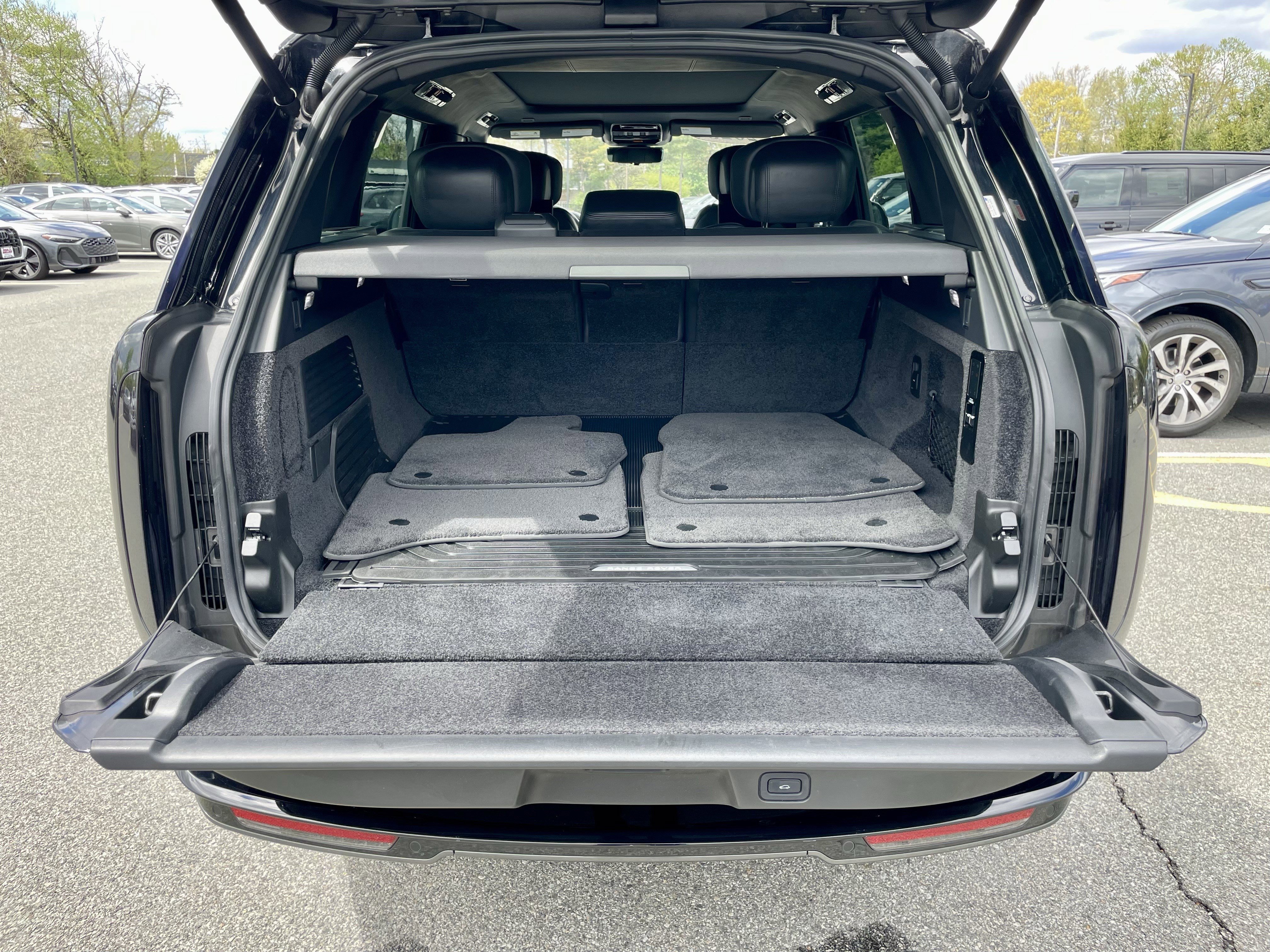 Used 2023 Land Rover Range Rover Long Wheelbase Autobiography image 38