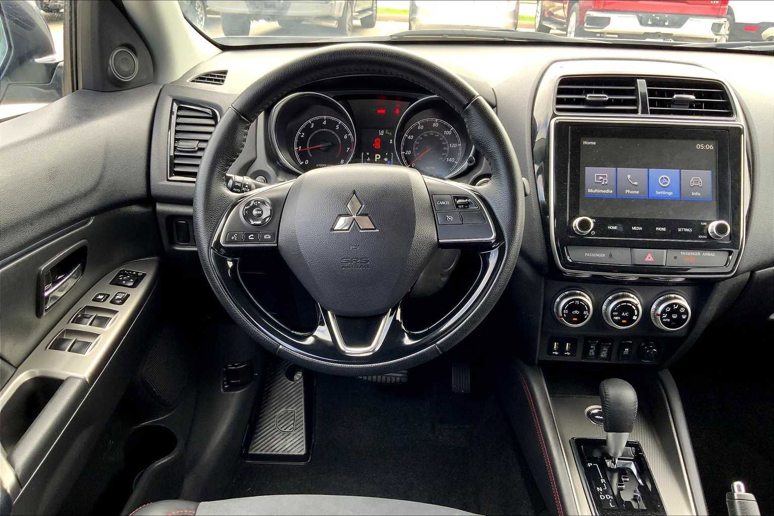 Used 2024 Mitsubishi Outlander Sport SE image 5