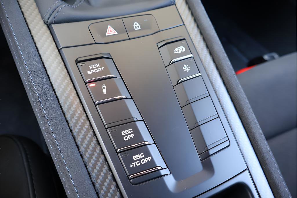 Used 2025 Porsche 718 Cayman GT4 RS RWD image 29