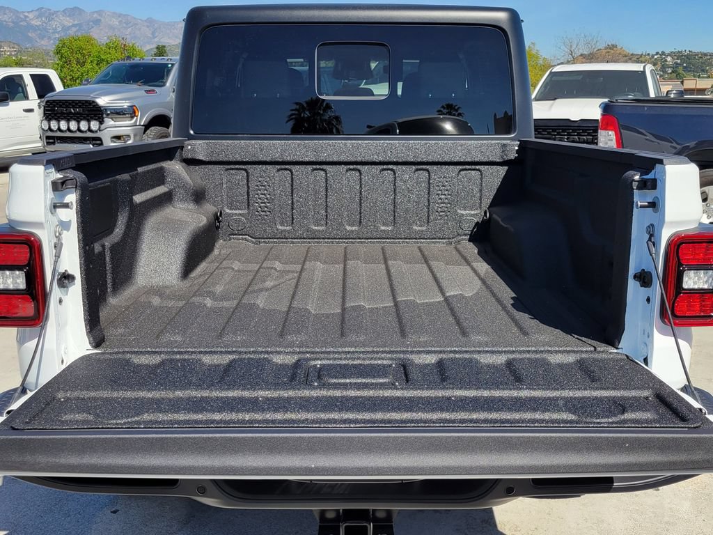 New 2026 Jeep Gladiator Sport AWD/4WD image 18
