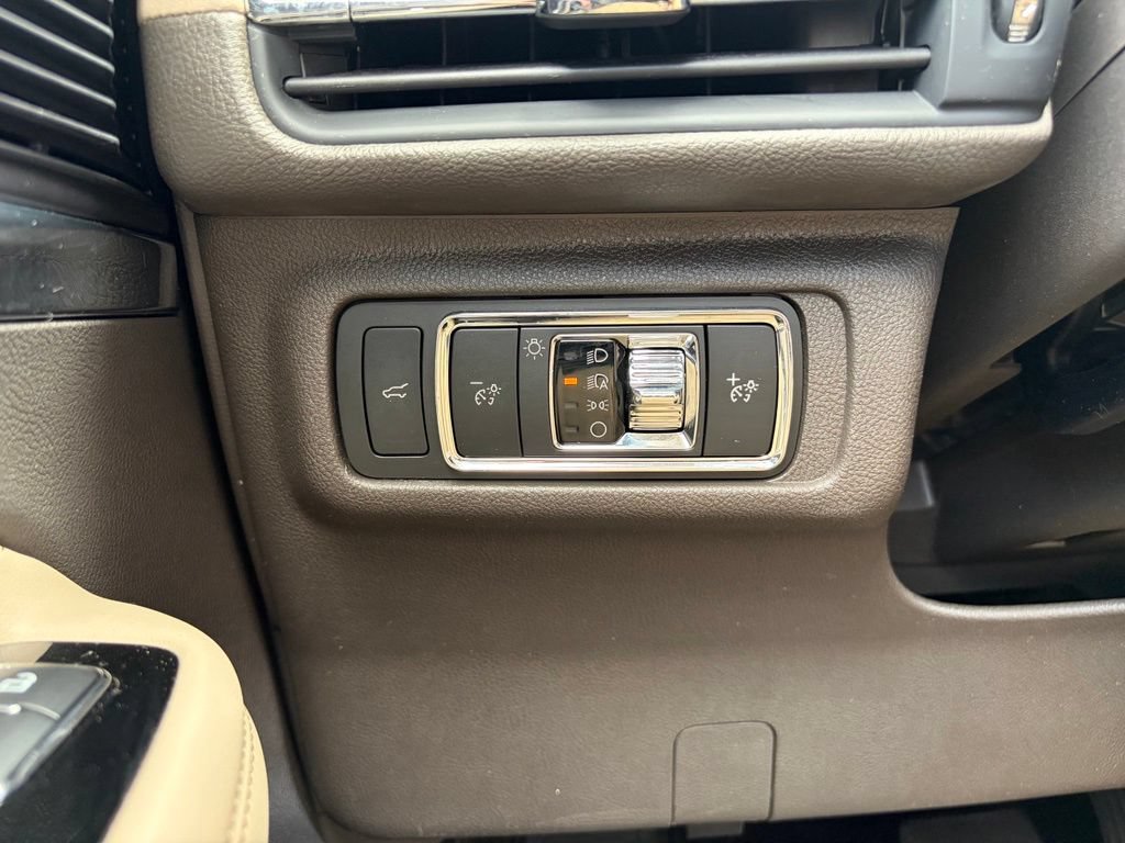 Used 2022 Lincoln Corsair AWD w/ Premium Package image 26