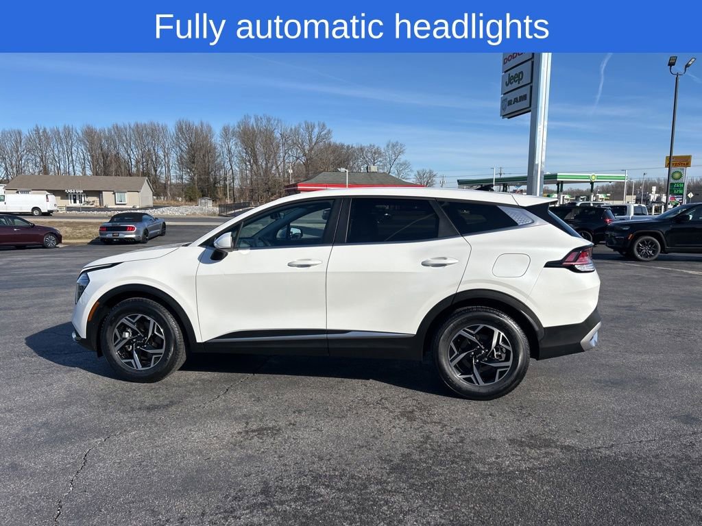 Used 2024 Kia Sportage LX image 7