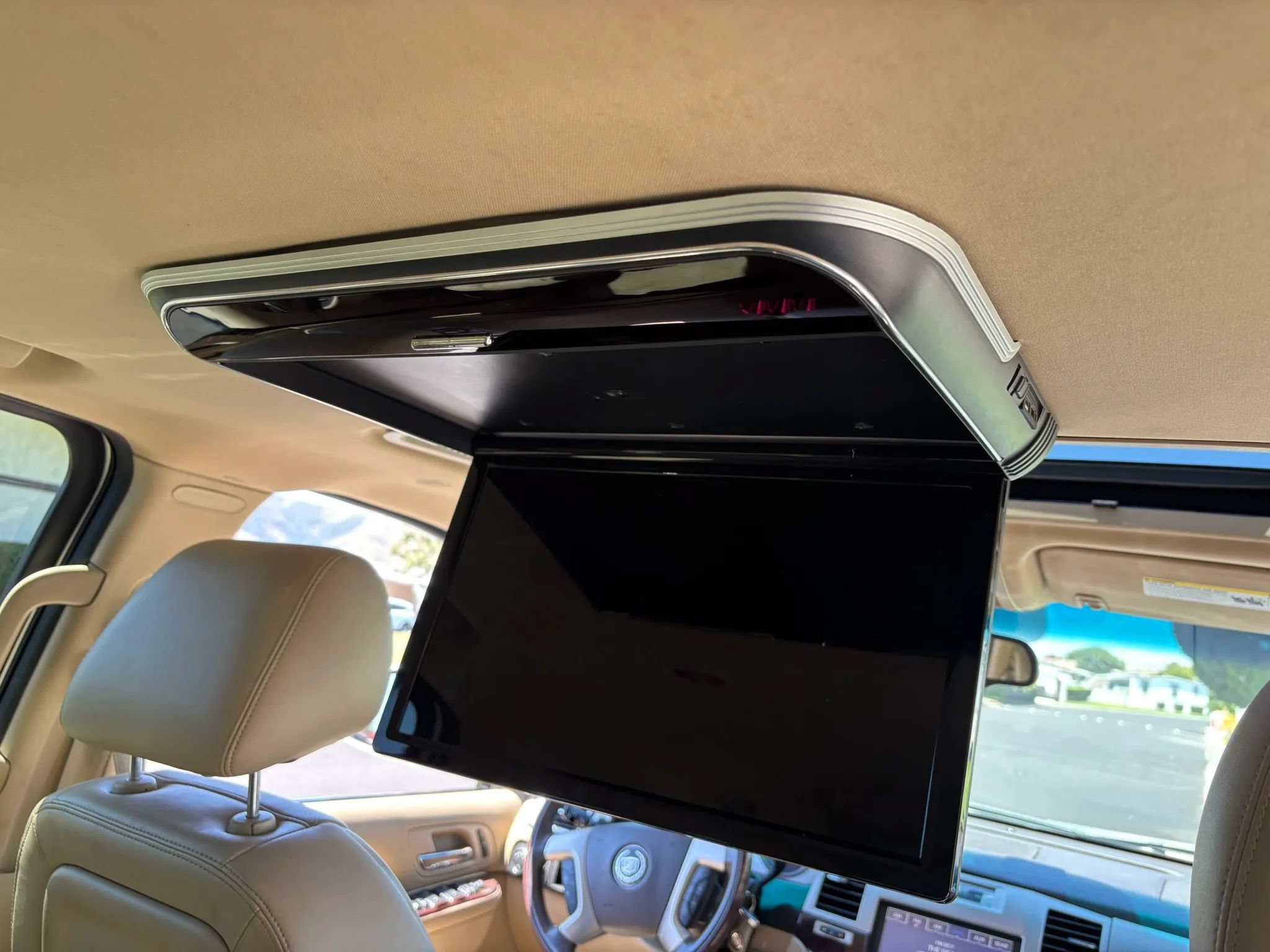 Used 2012 Cadillac Escalade ESV Luxury AWD/4WD image 16