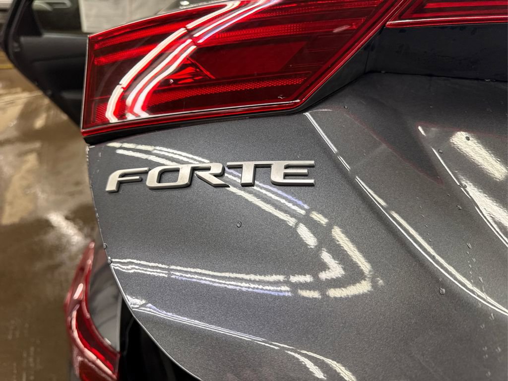 Used 2022 Kia Forte LXS image 14