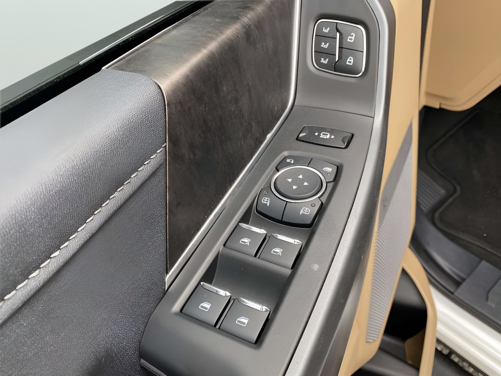 Used 2026 Ford F350 Lariat RWD image 18