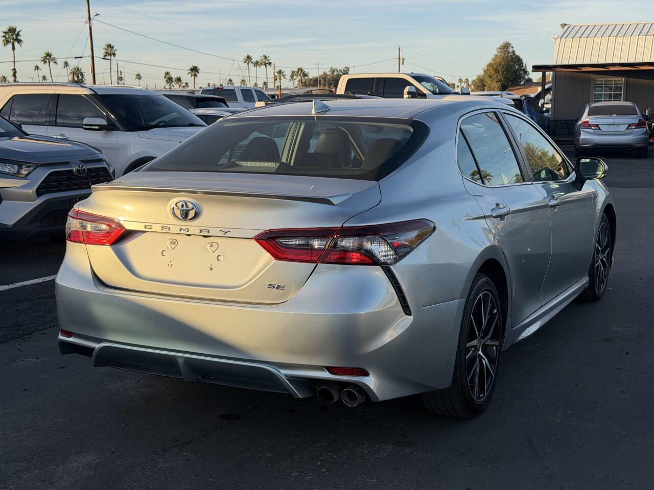 Used 2021 Toyota Camry SE image 10