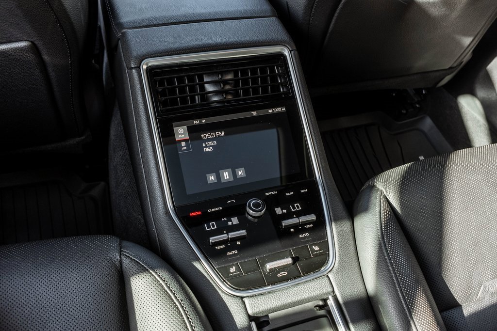 Used 2018 Porsche Panamera 4 image 28