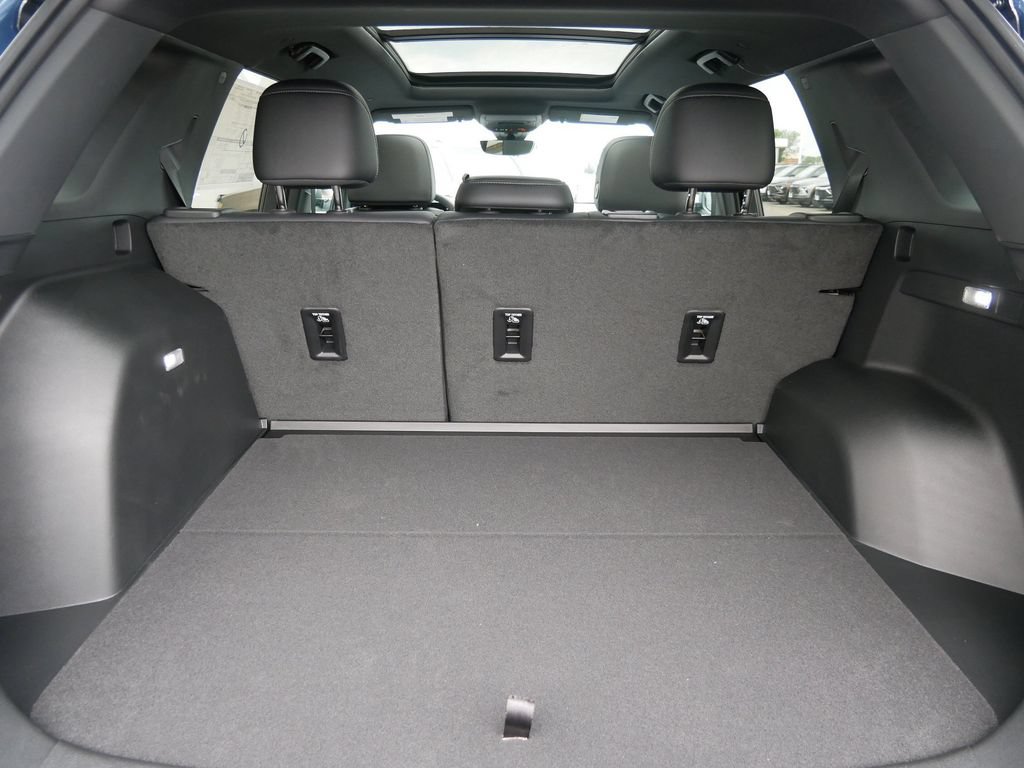 New 2027 Chevrolet Equinox LT w/ Convenience Package II AWD/4WD image 8