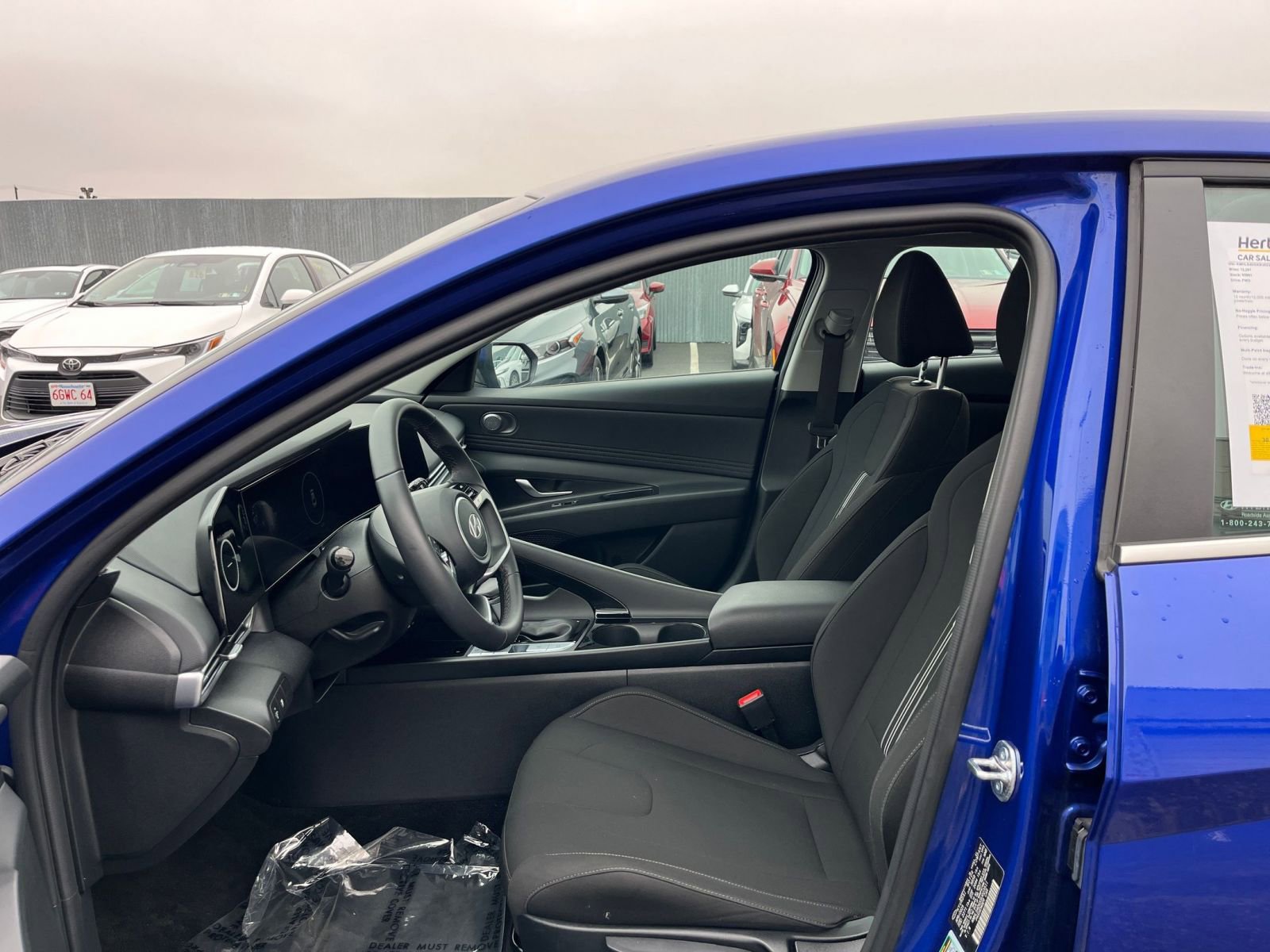 Used 2025 Hyundai Elantra SEL image 27