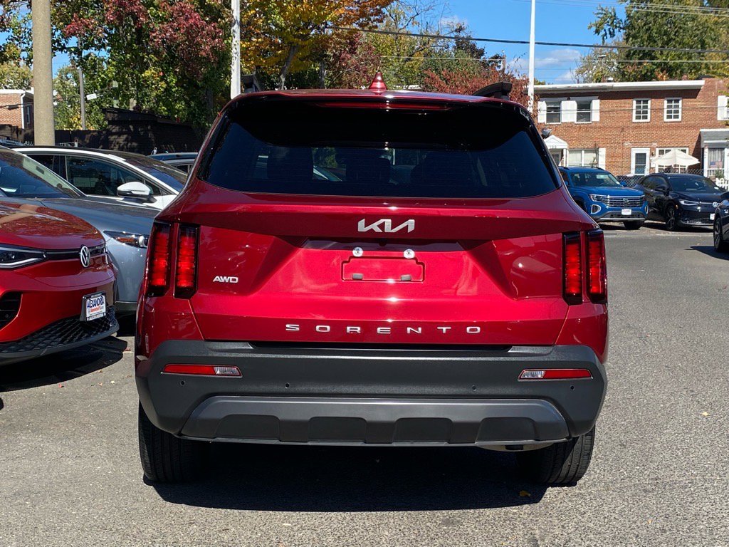 Used 2022 Kia Sorento S w/ Panoramic Sunroof Package image 4