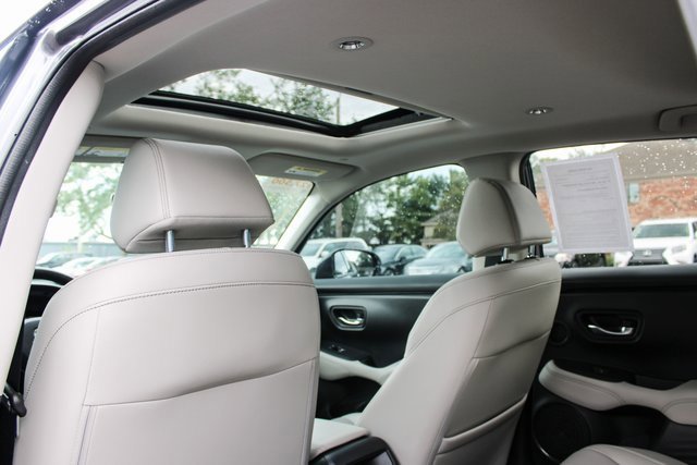 Used 2023 Honda HR-V EX-L image 37