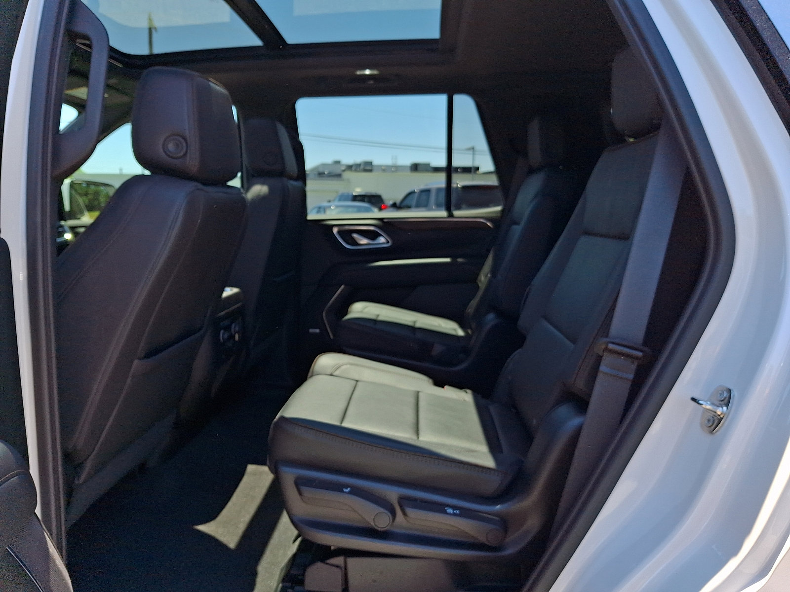 Used 2023 Chevrolet Tahoe High Country AWD/4WD image 10