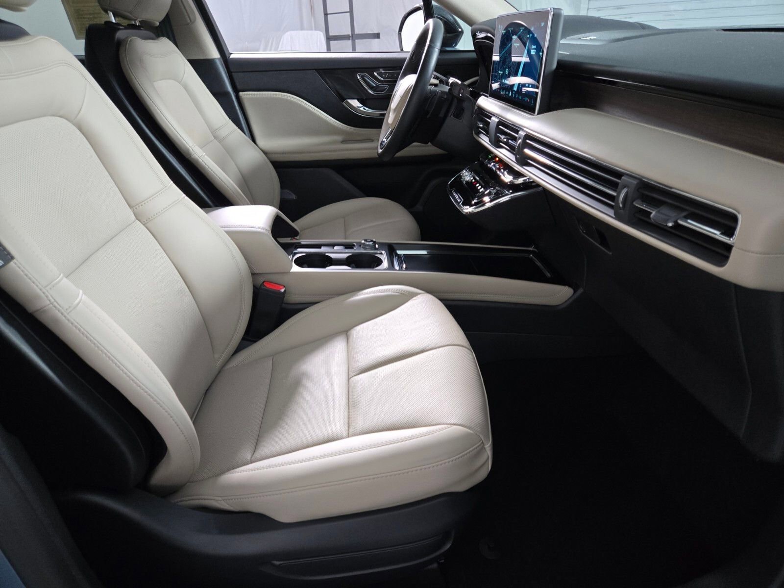 Used 2026 Lincoln Corsair Reserve image 18