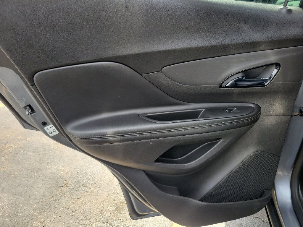 Used 2019 Buick Encore Sport Touring AWD/4WD image 17