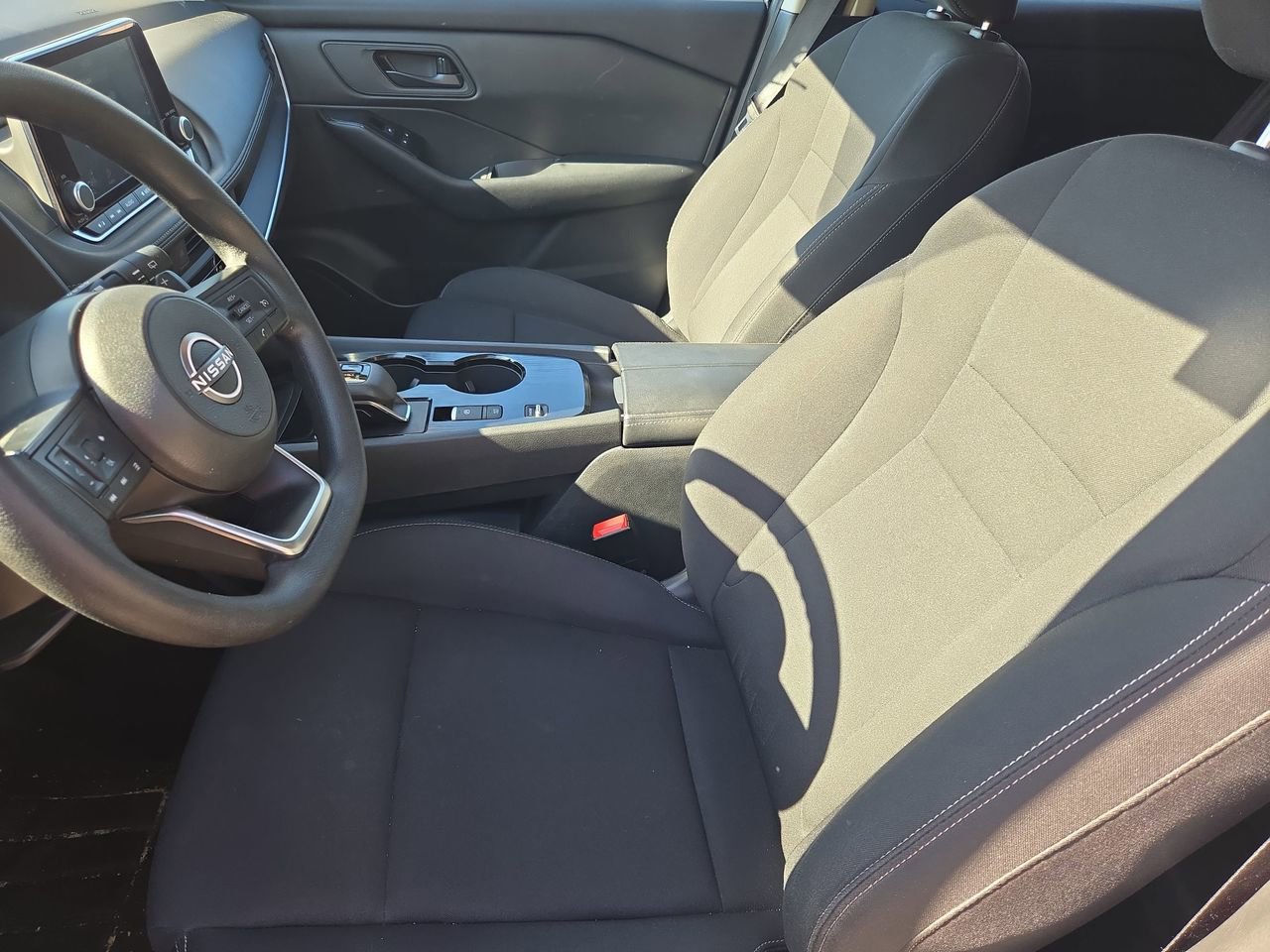 Used 2024 Nissan Rogue S image 10