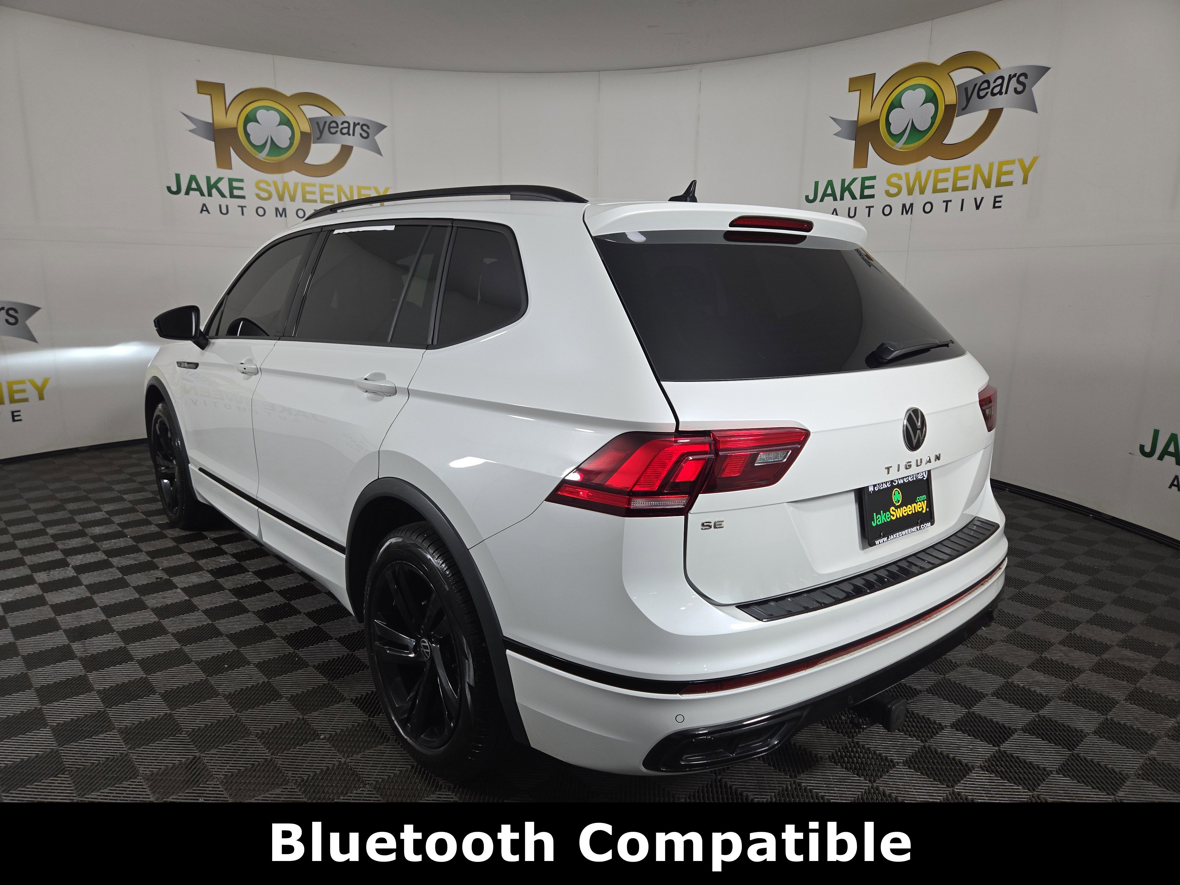 Used 2023 Volkswagen Tiguan SE R-Line image 6