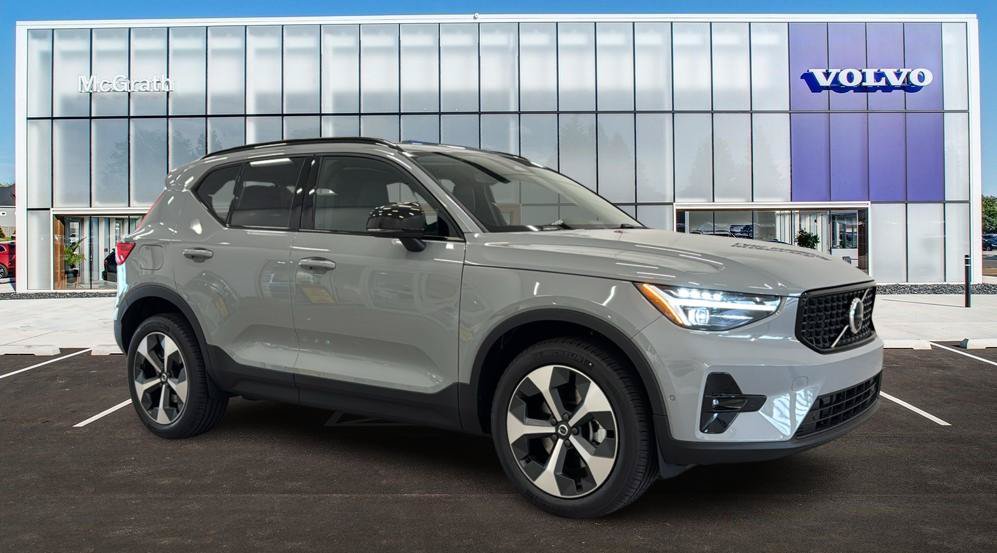 New 2026 Volvo XC40 B5 Plus w/ Protection Package Premier