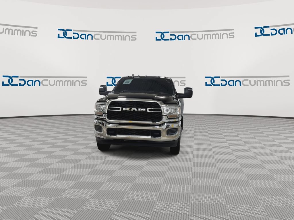 Used 2024 RAM 3500 Tradesman w/ Chrome Appearance Group AWD/4WD image 4